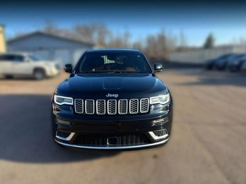Diamond Black Crystal Pearlcoat 2018 Jeep Grand Cherokee Summit