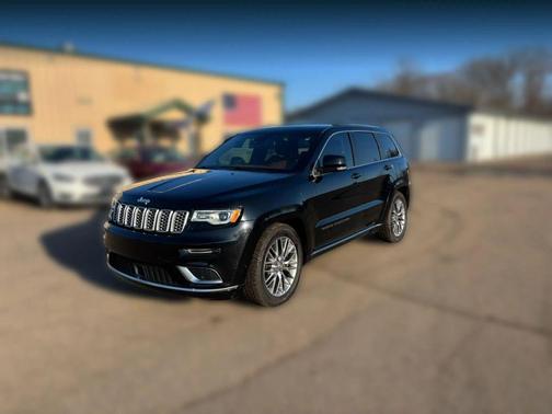 Diamond Black Crystal Pearlcoat 2018 Jeep Grand Cherokee Summit