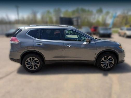 Gray 2016 Nissan Rogue SL