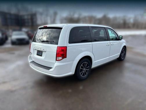 White Knuckle Clearcoat 2018 Dodge Grand Caravan SXT