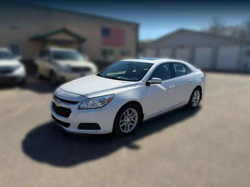 Iridescent Pearl Tricoat 2016 Chevrolet Malibu Limited LT