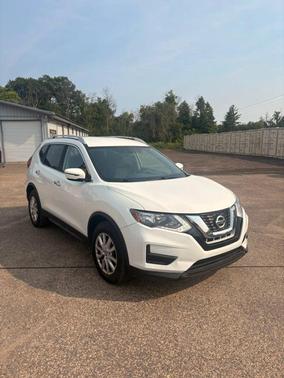 White 2017 Nissan Rogue SV