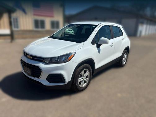 Summit White 2017 Chevrolet Trax LS