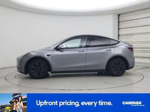 Silver 2024 Tesla Model Y Long Range
