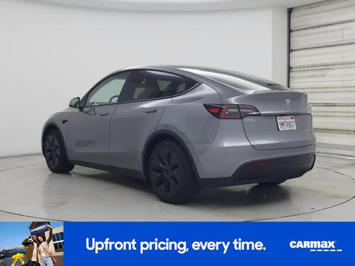 Silver 2024 Tesla Model Y Long Range