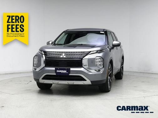 Gray 2024 Mitsubishi Outlander SE