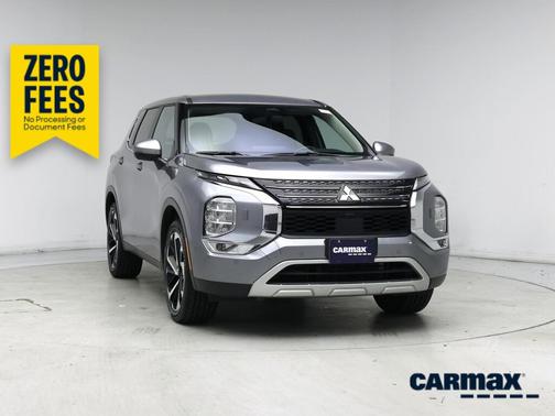 Gray 2024 Mitsubishi Outlander SE