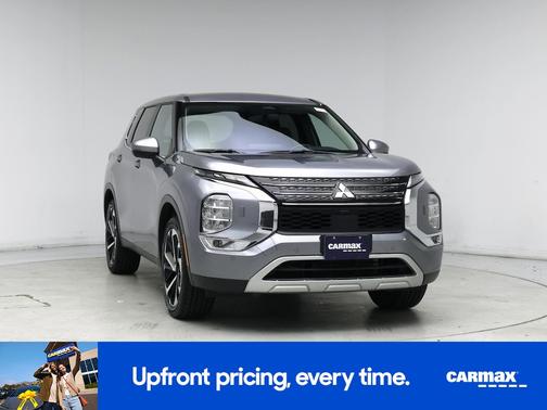 Gray 2024 Mitsubishi Outlander SE