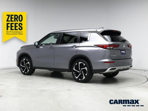 Gray 2024 Mitsubishi Outlander SE