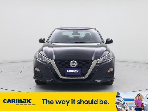 2022 Nissan Altima SR