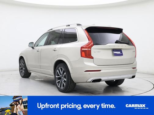 2016 Volvo XC90 T6 Momentum