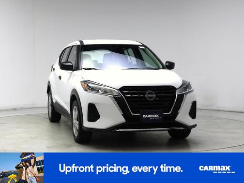 White 2024 Nissan Kicks S