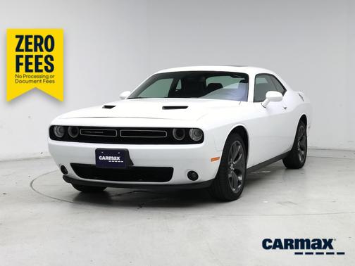 White 2019 Dodge Challenger SXT Plus