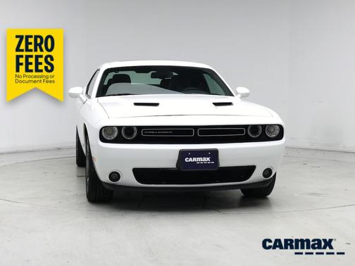 White 2019 Dodge Challenger SXT Plus