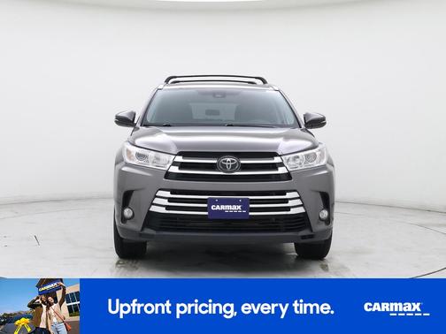 Gray 2018 Toyota Highlander XLE