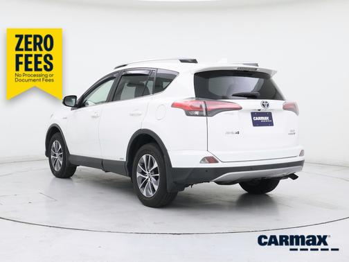 White 2018 Toyota RAV4 Hybrid XLE