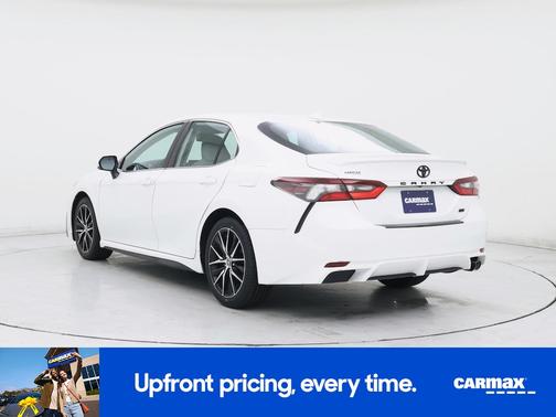 White 2023 Toyota Camry SE