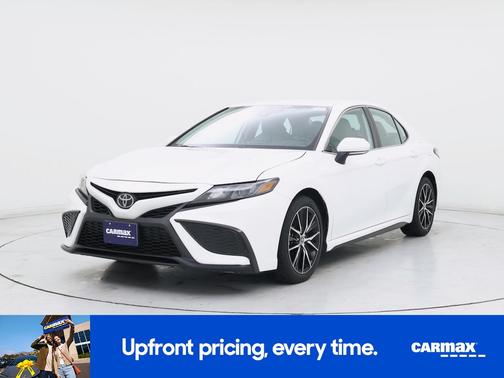 White 2023 Toyota Camry SE