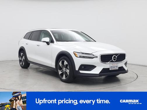 White 2021 Volvo V60 Cross Country T5