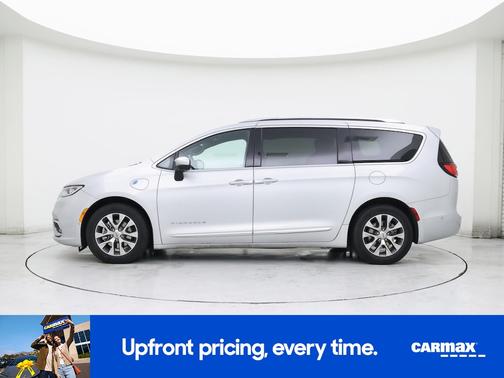 Silver 2023 Chrysler Pacifica Hybrid Pinnacle