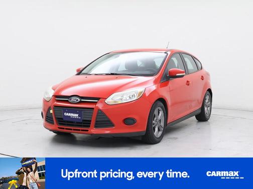 Red 2014 Ford Focus SE