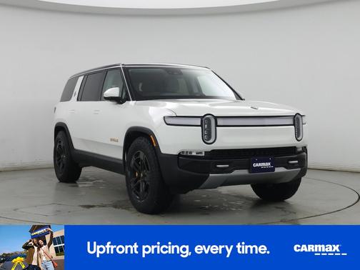 White 2023 Rivian R1S Adventure Dual-Motor Large
