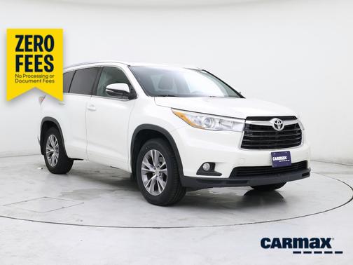 White 2015 Toyota Highlander XLE