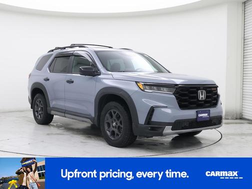 Gray 2023 Honda Pilot Trailsport