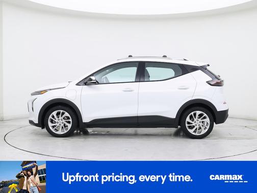 White 2023 Chevrolet Bolt EUV LT