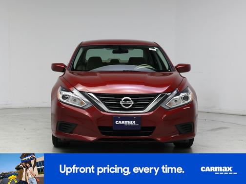 Red 2016 Nissan Altima