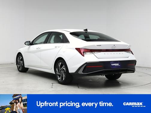 White 2025 Hyundai ELANTRA SEL Convenience