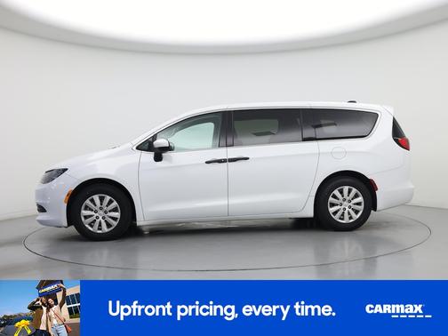 White 2018 Chrysler Pacifica L