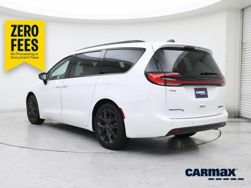 White 2025 Chrysler Pacifica Limited