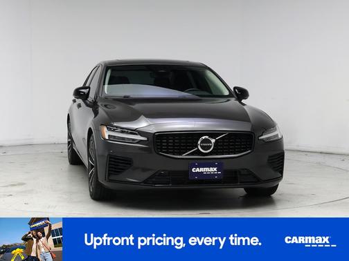 2023 Volvo S60 Recharge Plug-In Hybrid T8 Plus Dark Theme