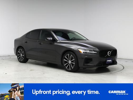 2023 Volvo S60 Recharge Plug-In Hybrid T8 Plus Dark Theme