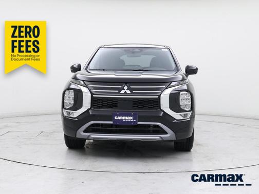 Black 2025 Mitsubishi Outlander SE
