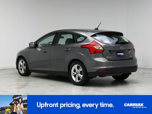 Gray 2014 Ford Focus SE
