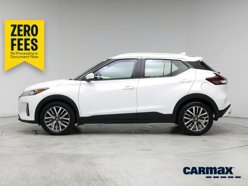 White 2021 Nissan Kicks SV