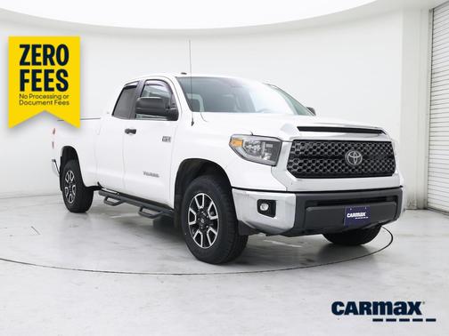 White 2018 Toyota Tundra SR5