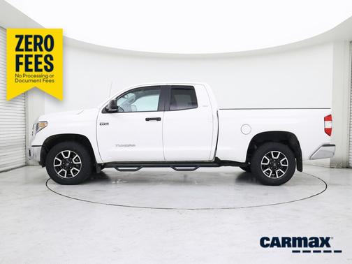White 2018 Toyota Tundra SR5