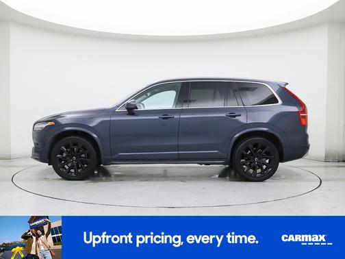 2022 Volvo XC90 T6 Momentum