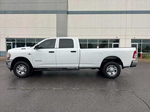 2022 RAM 2500 Tradesman Crew Cab 4x4 8' Box