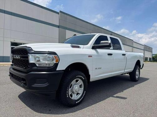 2022 RAM 2500 Tradesman Crew Cab 4x4 8' Box