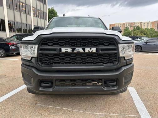2022 RAM 2500 Tradesman Crew Cab 4x4 8' Box