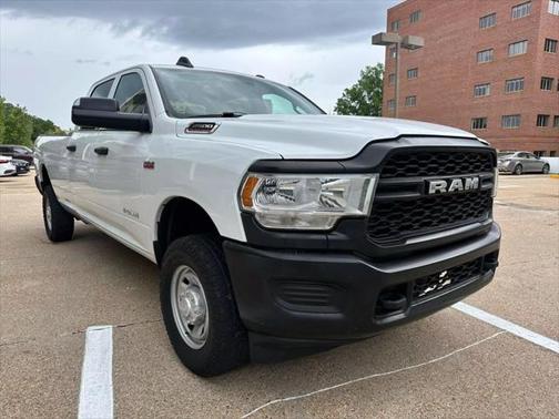 2022 RAM 2500 Tradesman Crew Cab 4x4 8' Box