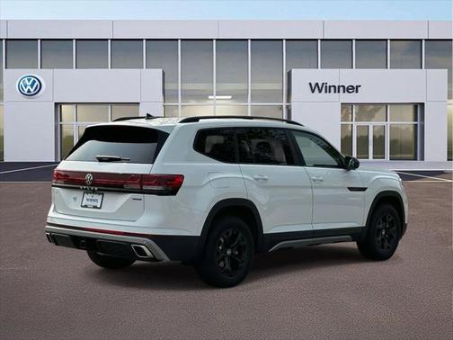 2025 Volkswagen Atlas 2.0T Peak Edition