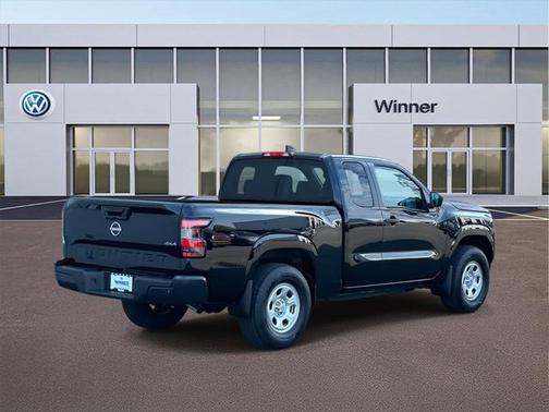 2025 Nissan Frontier S
