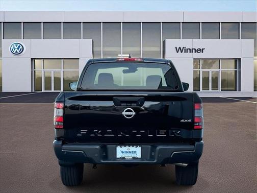 2025 Nissan Frontier S
