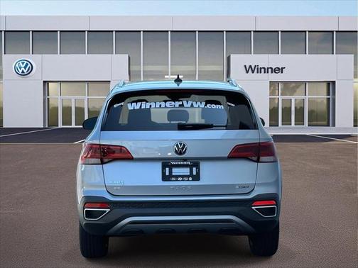 2024 Volkswagen Taos 1.5T SE