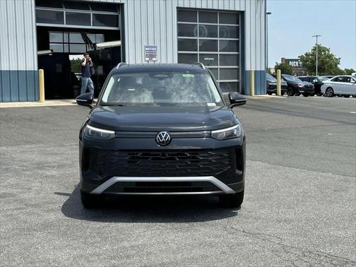 2025 Volkswagen Tiguan 2.0T SE 4MOTION
